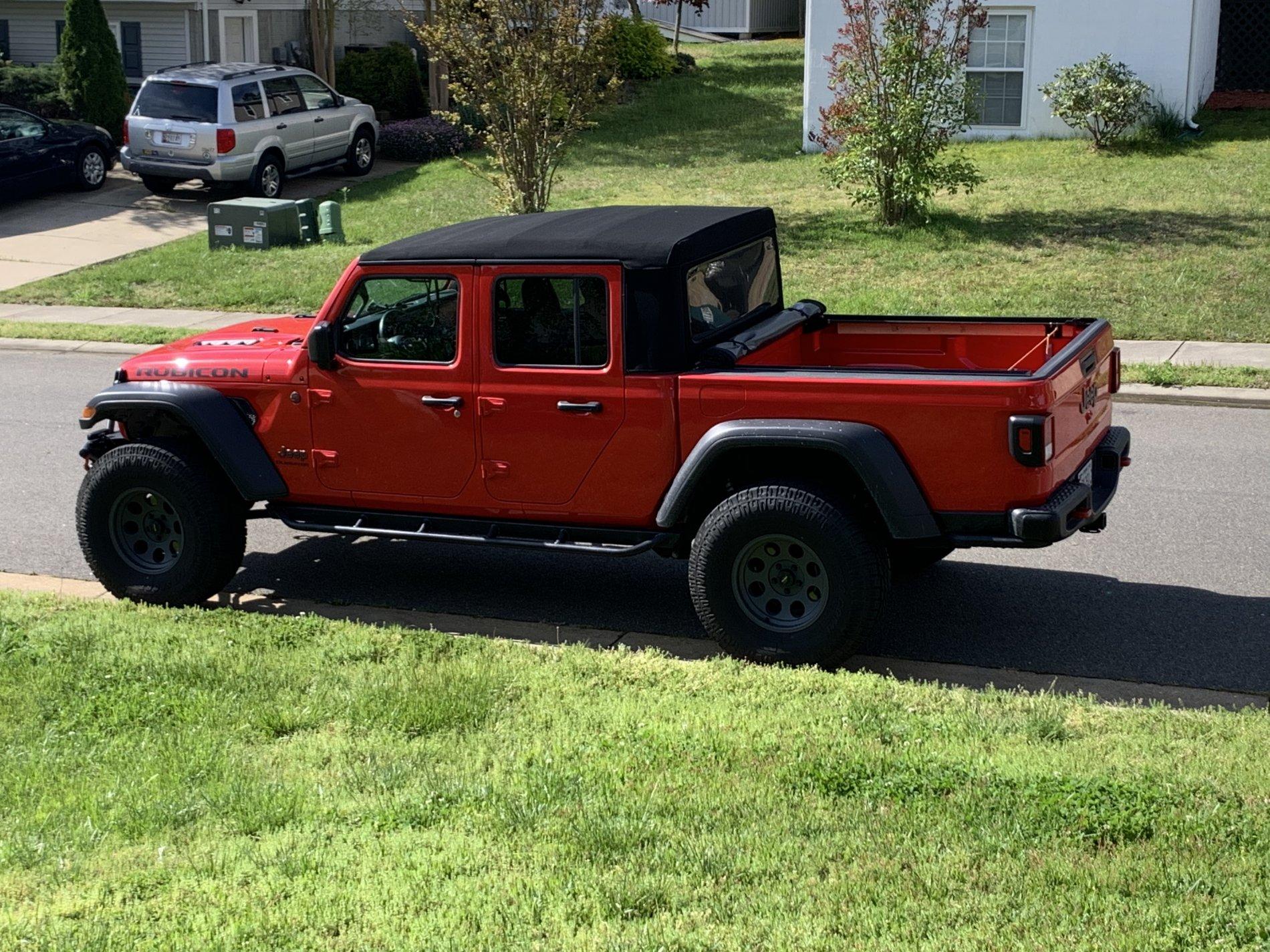 Jeep Gladiator Pro Comp 37s. $1200 D5F63D5B-234E-41DD-8F06-81E85192DD4C