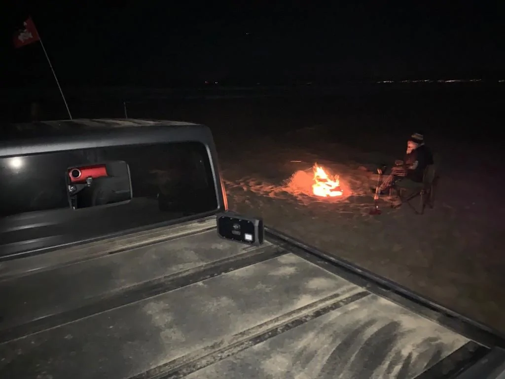 Jeep Gladiator Bed Cover, roll up vs tri fold pxias1