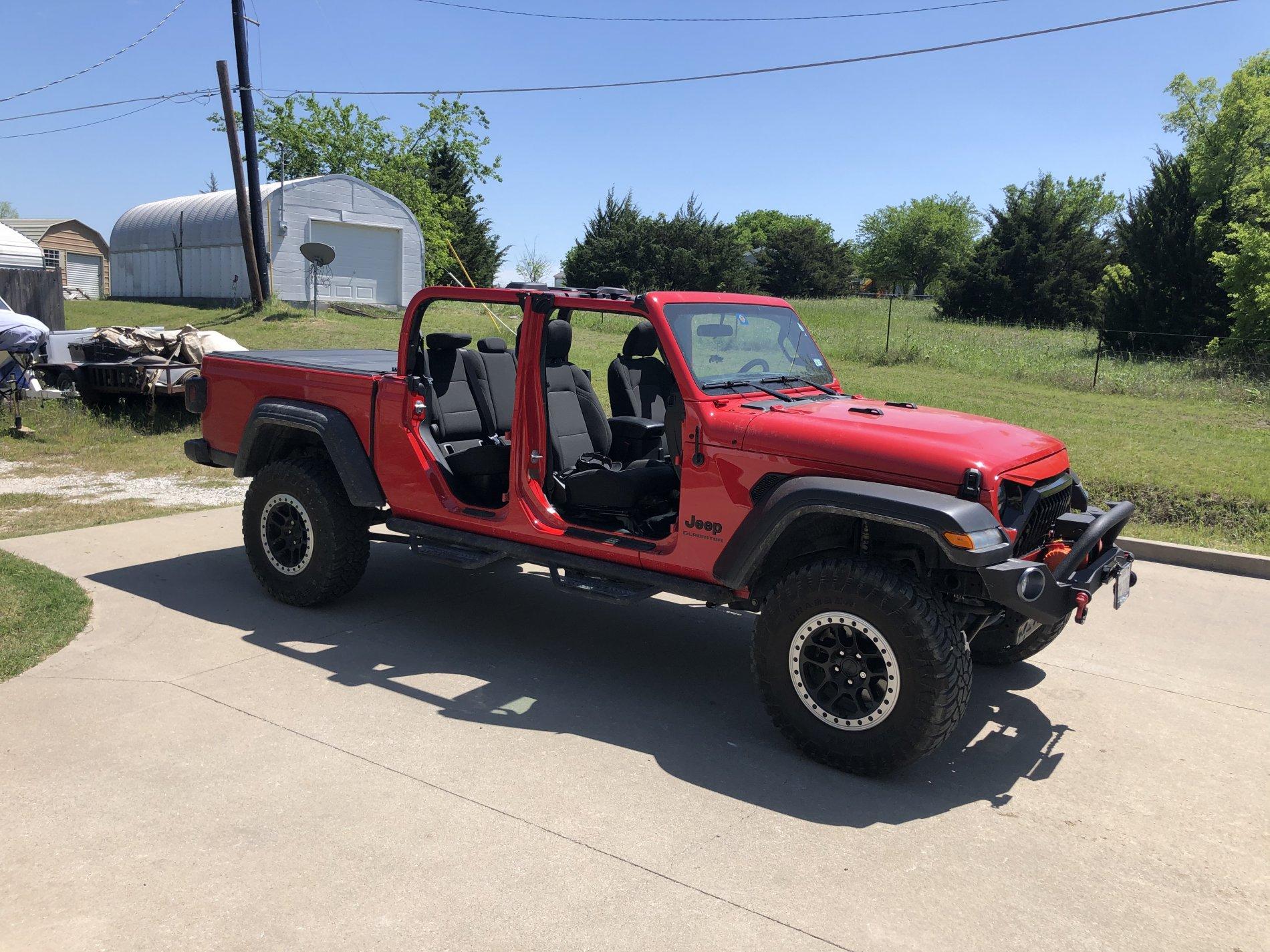 Jeep Gladiator FIRECRACKER RED Gladiator JT Club 73641FE7-E3E7-4D1C-AEDB-B231F9BE3684