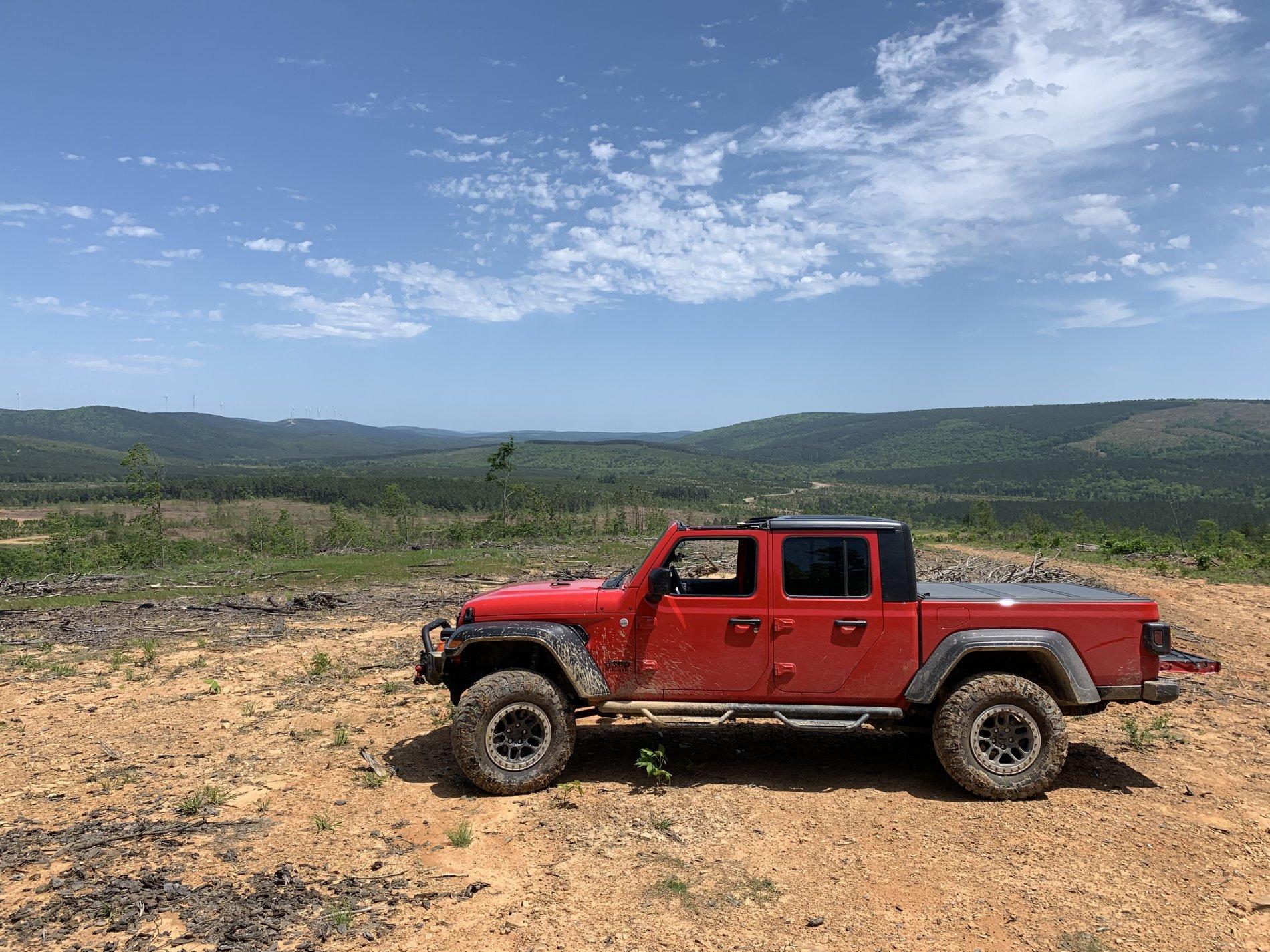Jeep Gladiator FIRECRACKER RED Gladiator JT Club F181E7C3-69D7-4363-9E6B-685E1B7E7AE6