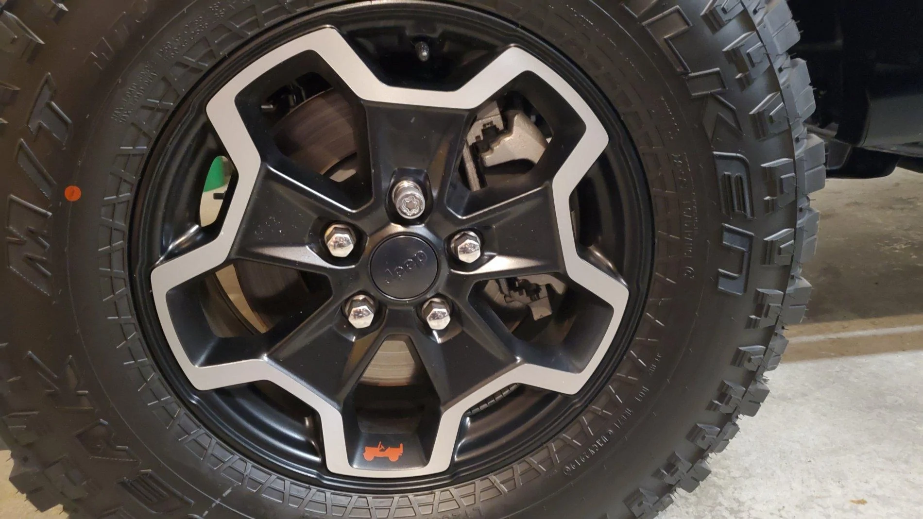 Jeep Gladiator WTB one polished black wheel 20200403_120558
