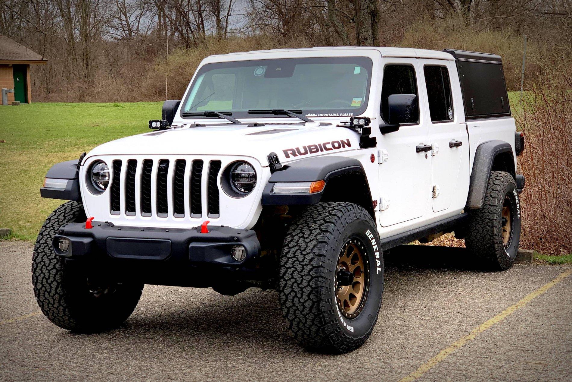 Jeep Gladiator Alu-Cab Gladiator Bed Cap IMG_2968