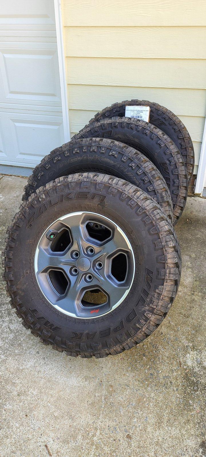 Jeep Gladiator Stock Rubicon Wheels, TPMS and Locking Wheel nuts 20200424_140234