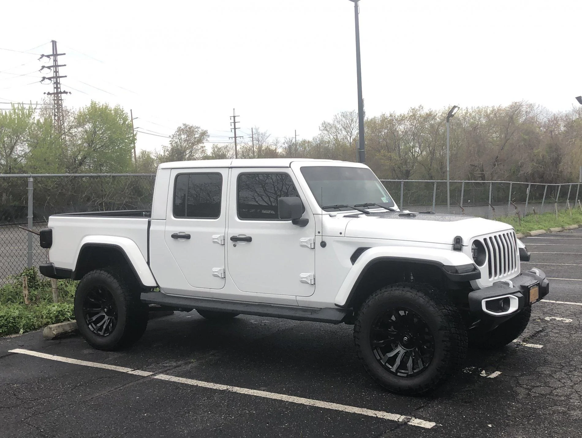 Jeep Gladiator Overland window tint 370735B2-724F-40DE-9A82-5E03DF45406E
