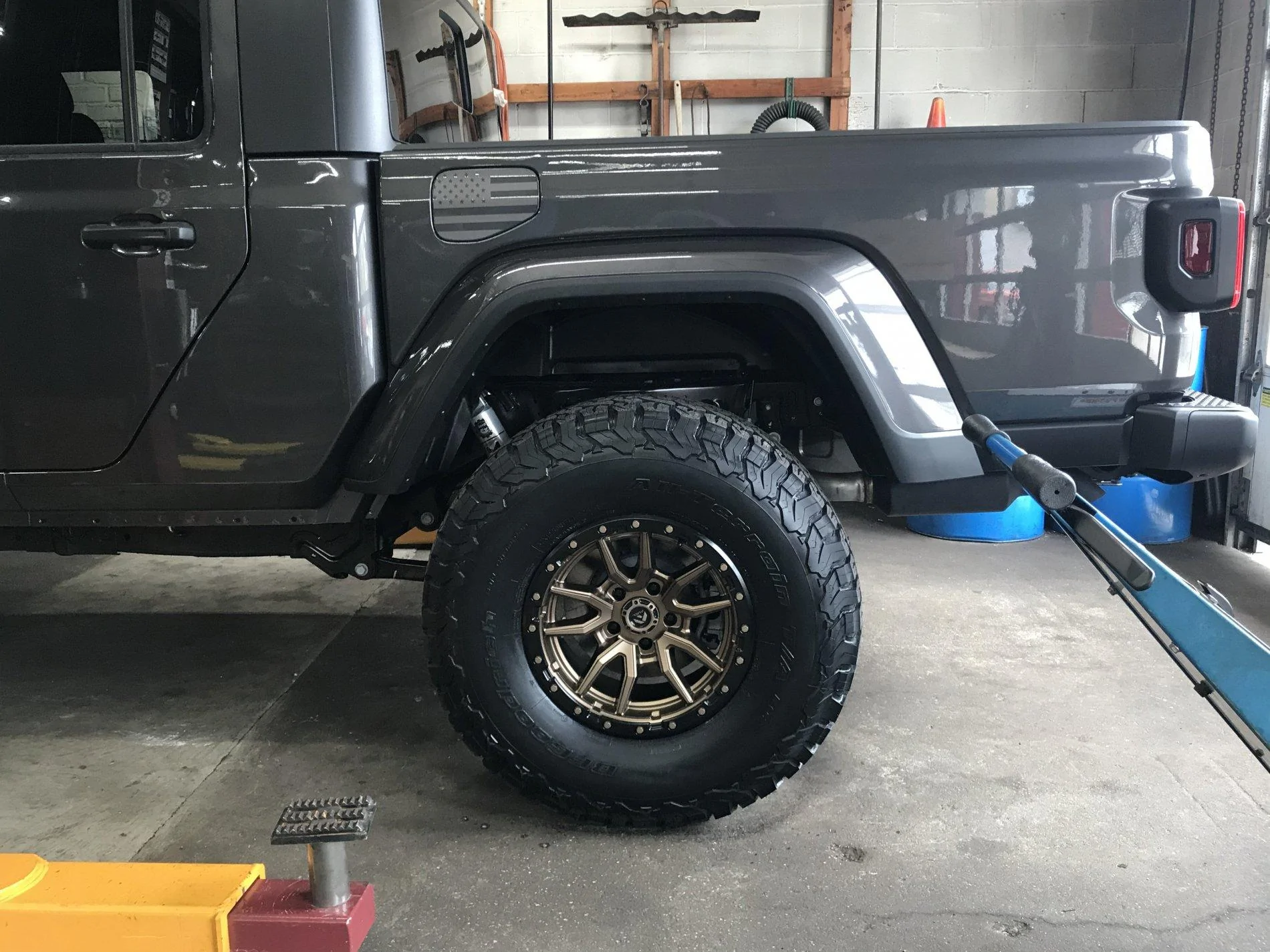 Jeep Gladiator Long Island Truck Shops 62F54669-696C-4982-941C-4CF8AAD34F9E
