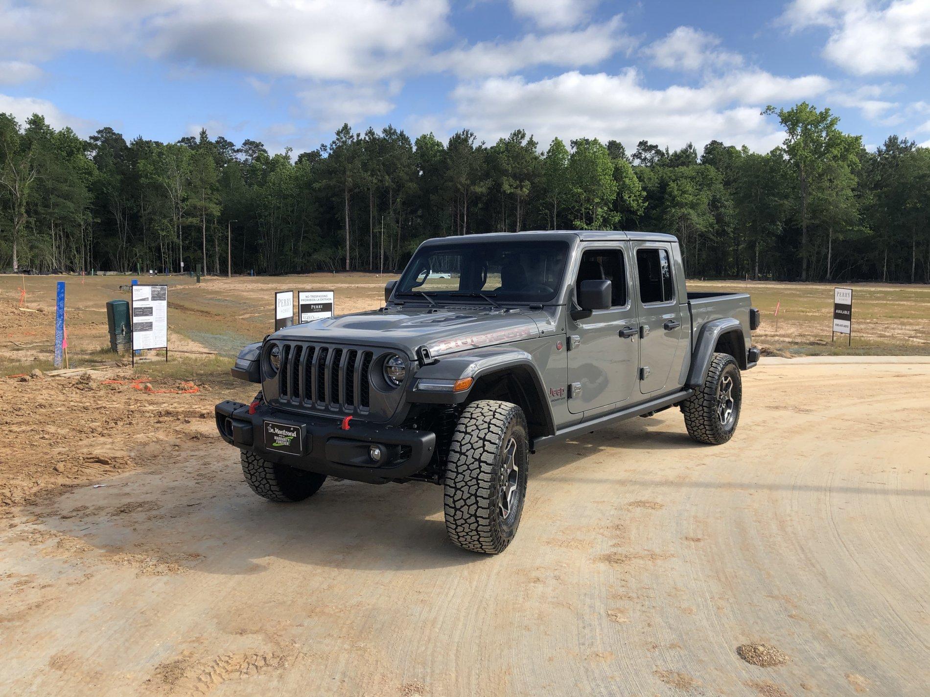 Jeep Gladiator STING GRAY Gladiator JT Club 095A8410-4097-43AE-A822-ABCC45D1513C