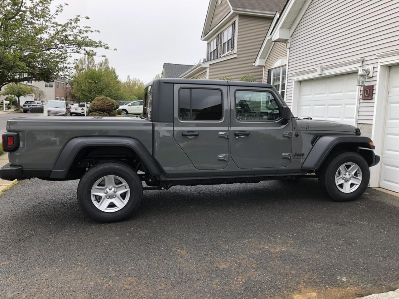 Jeep Gladiator STING GRAY Gladiator JT Club 1AD91A01-1E16-4559-AFD2-82B2CC19EA84