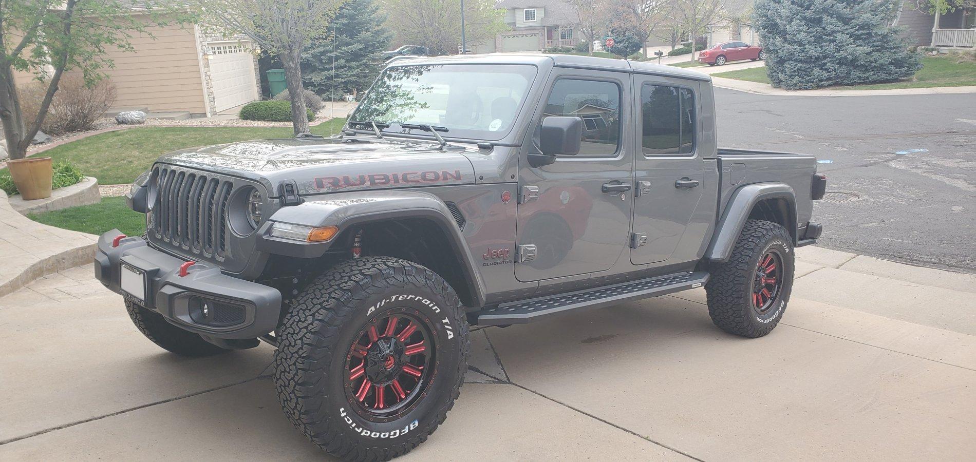 Jeep Gladiator Black is played out, let's see some colored rims 20200506_182139