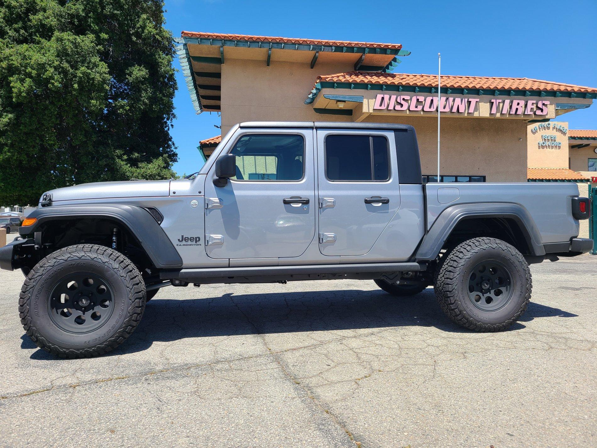 Jeep Gladiator BILLET SILVER Gladiator JT Club 20200427_130634