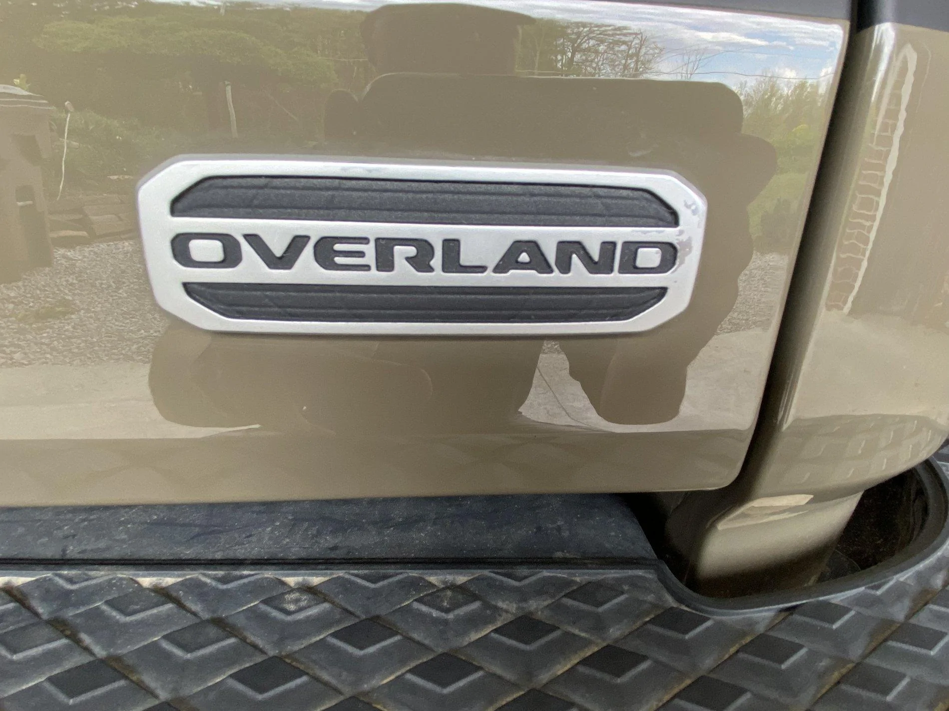 Jeep Gladiator Anyone else have their tailgate badges chipping? DB935526-17D6-4C61-9150-321D2A1B1DBF