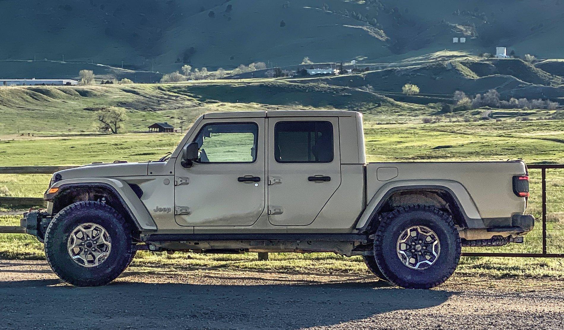 Jeep Gladiator GOBI Gladiator JT Club 7B3B60D3-B279-48A0-8382-5853CA97A7F0.JPEG