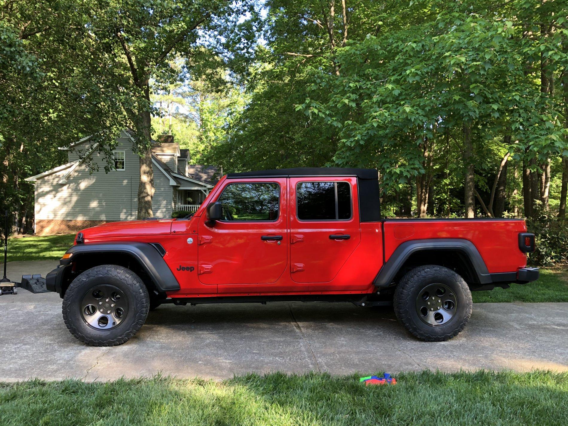Jeep Gladiator FIRECRACKER RED Gladiator JT Club 7BAAA2E3-B310-4AE7-BE62-6AF97B07564D