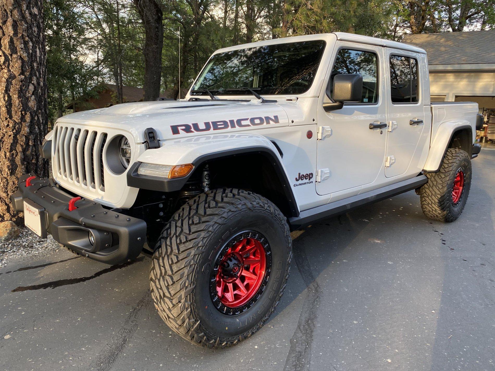 Jeep Gladiator Black is played out, let's see some colored rims Gladiator_Left_Front_Side_View