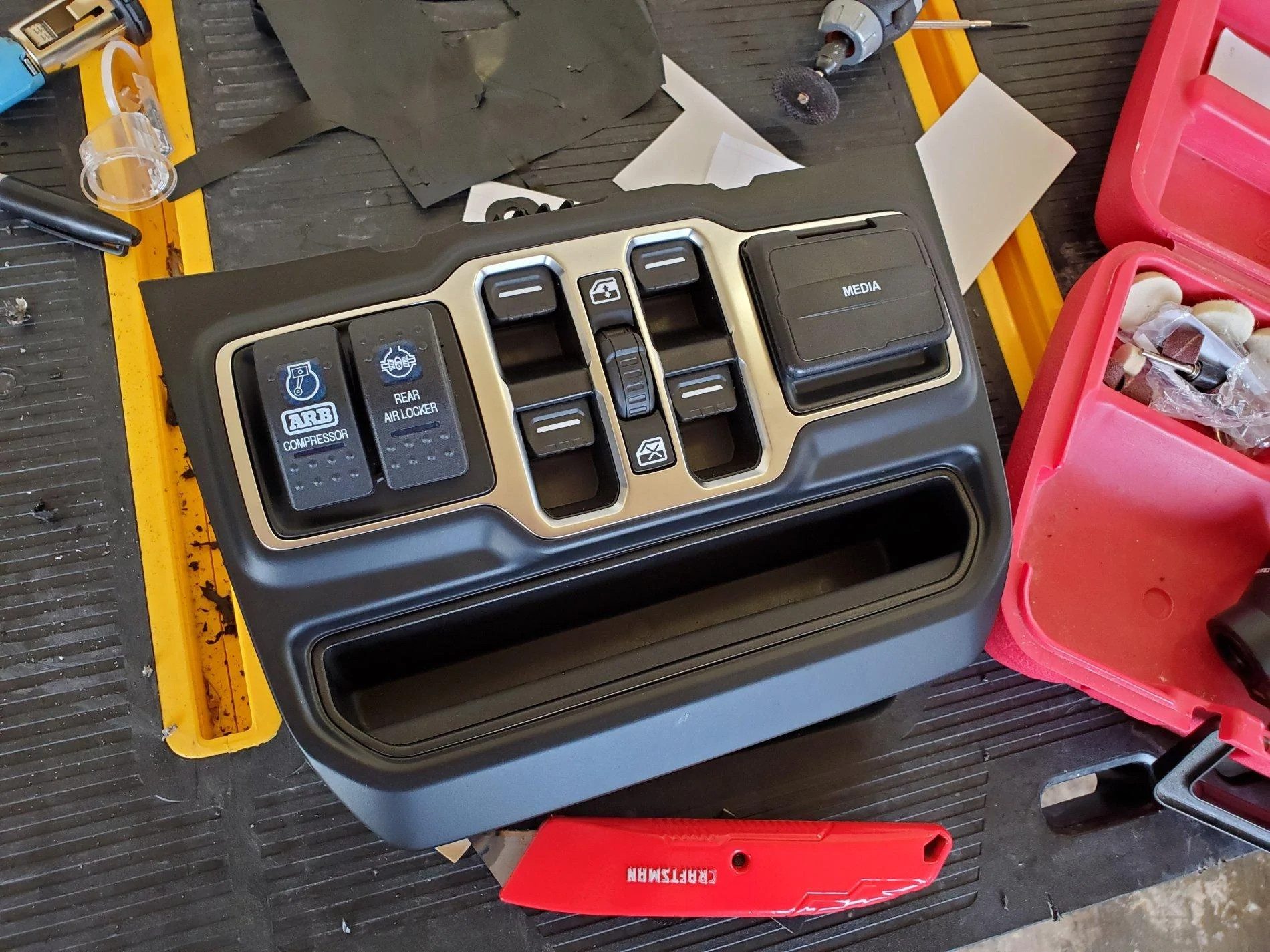 Jeep Gladiator ARB Contura Rocker Switch Integration 20200507_174054