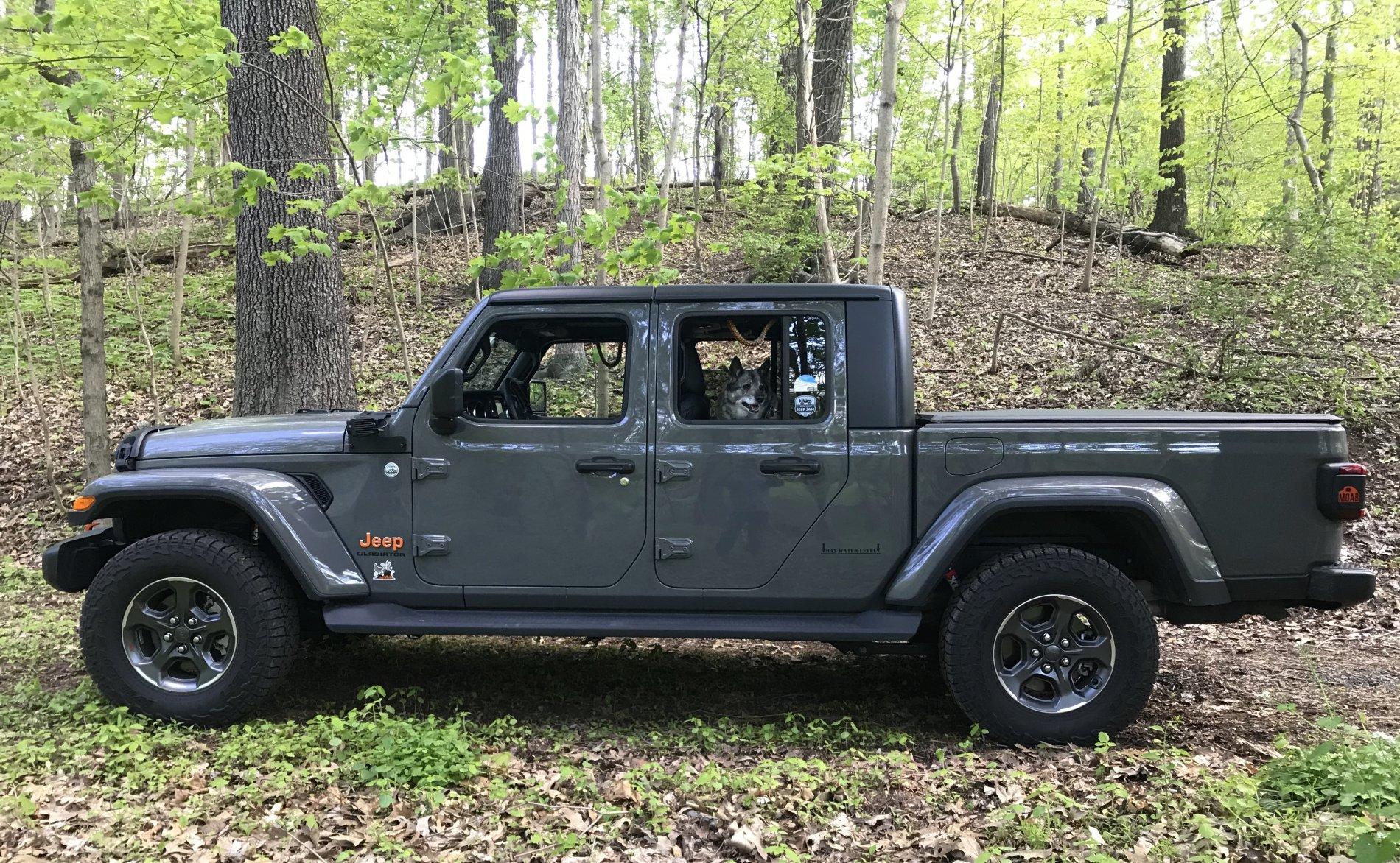 Jeep Gladiator JT pictures DD42D4DA-2F91-4953-8626-21D2F9D26ED1