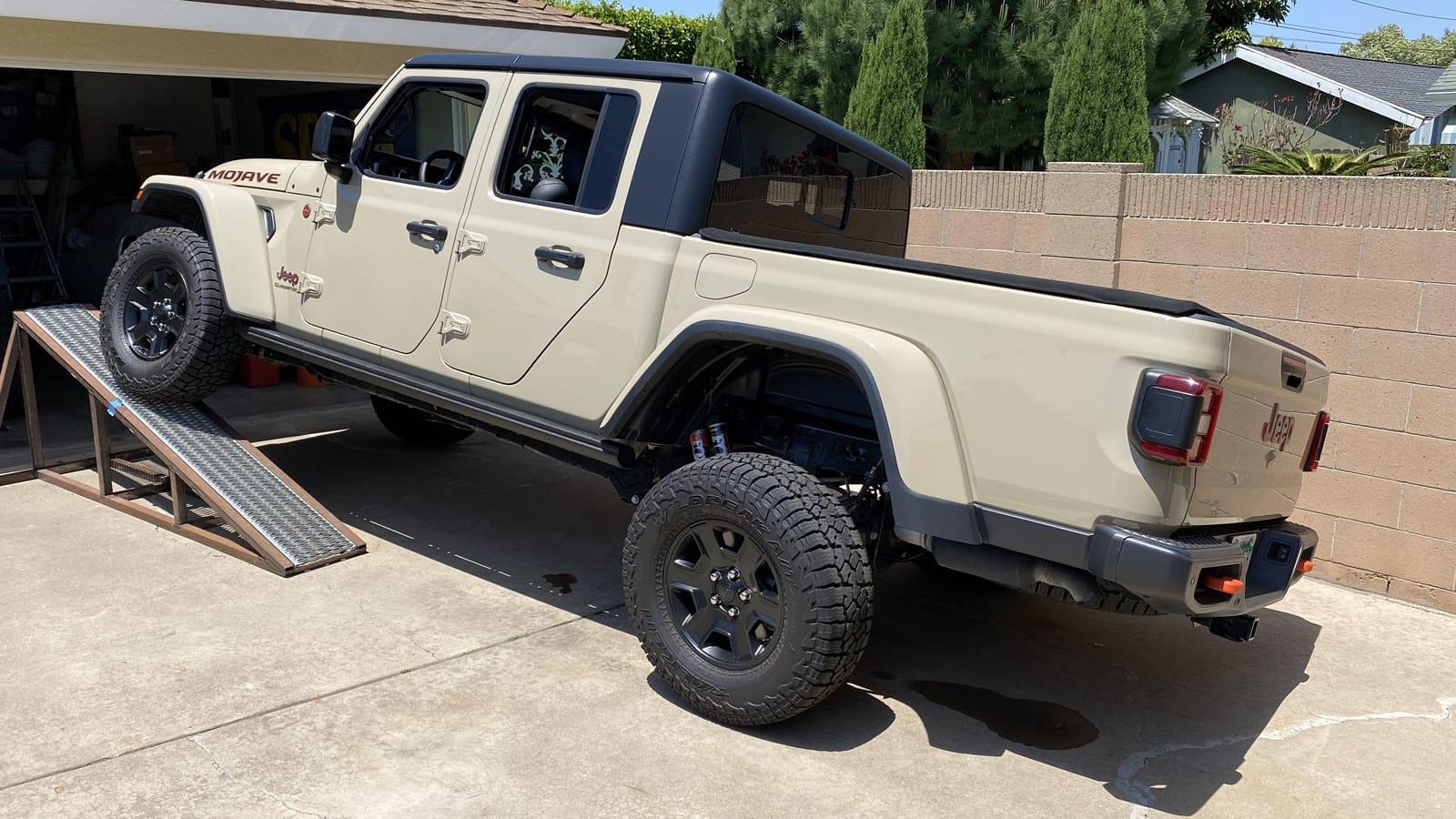 Jeep Gladiator Gladiator Mojave vs Rubicon Suspension Flex Test (RTI - Ramp Travel Index) 1_r34_oa
