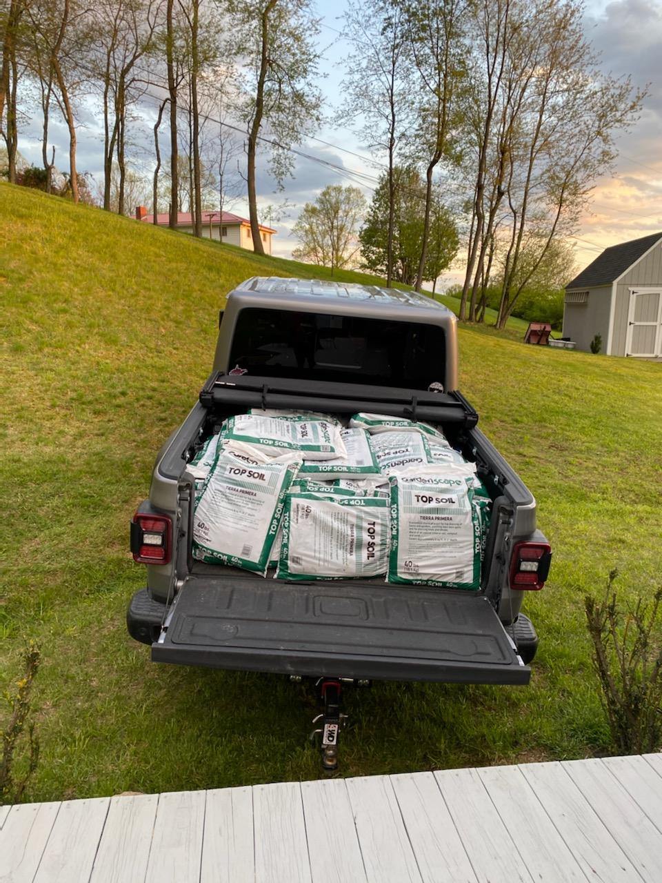 Jeep Gladiator Post your payload pics! IMG_8118