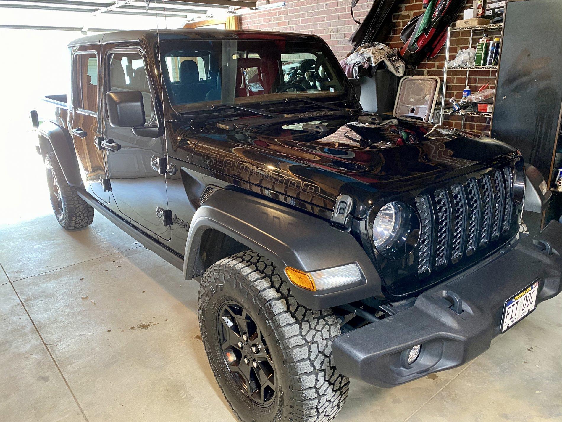 Jeep Gladiator BLACK Gladiator JT Club 61FF5500-22B2-4948-8FB3-0D8500ED51B8