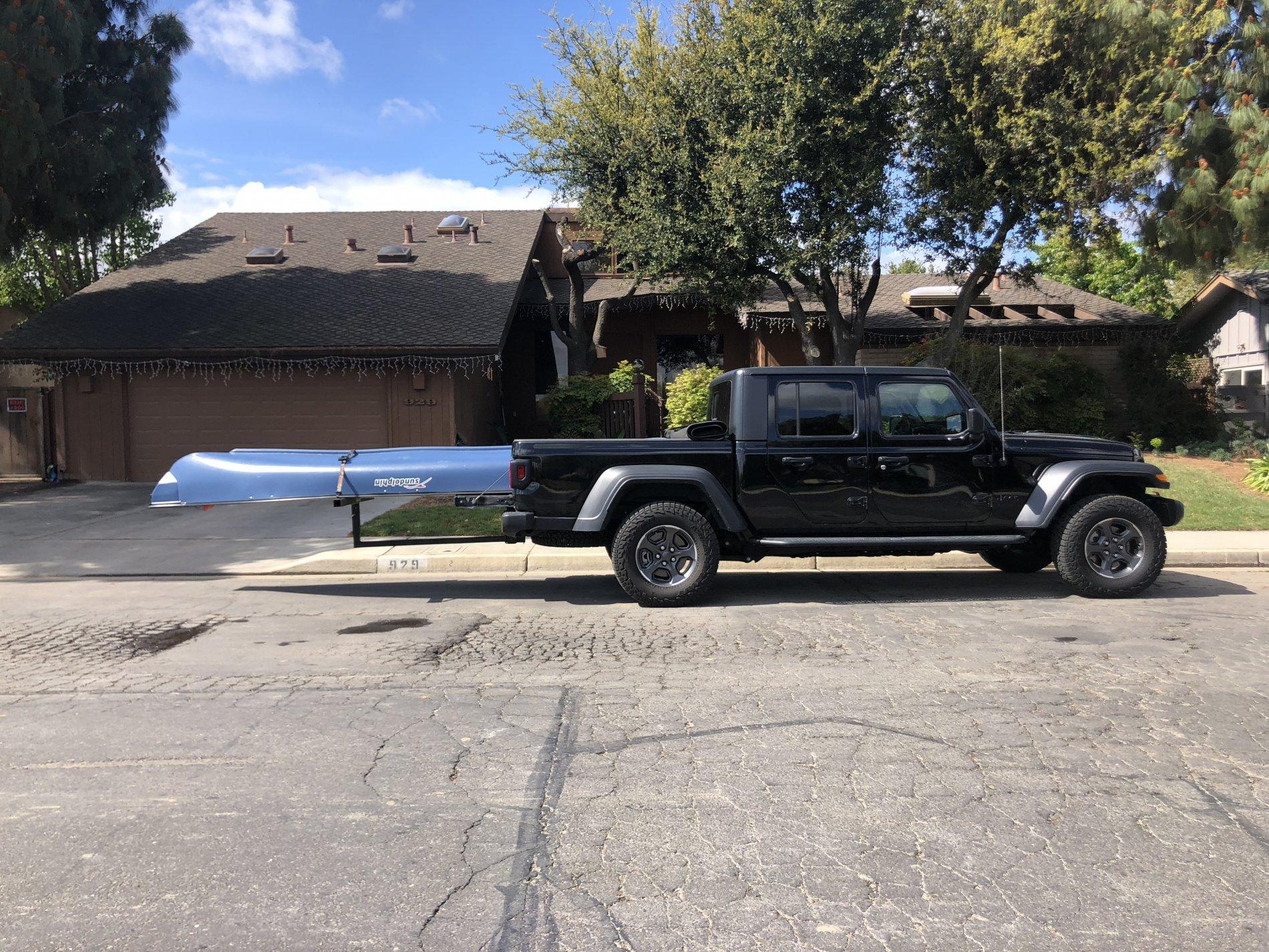 Jeep Gladiator Paddle board with roll up tonneau? 6394BEFF-201A-4A4E-8A9A-6144DF85CB51