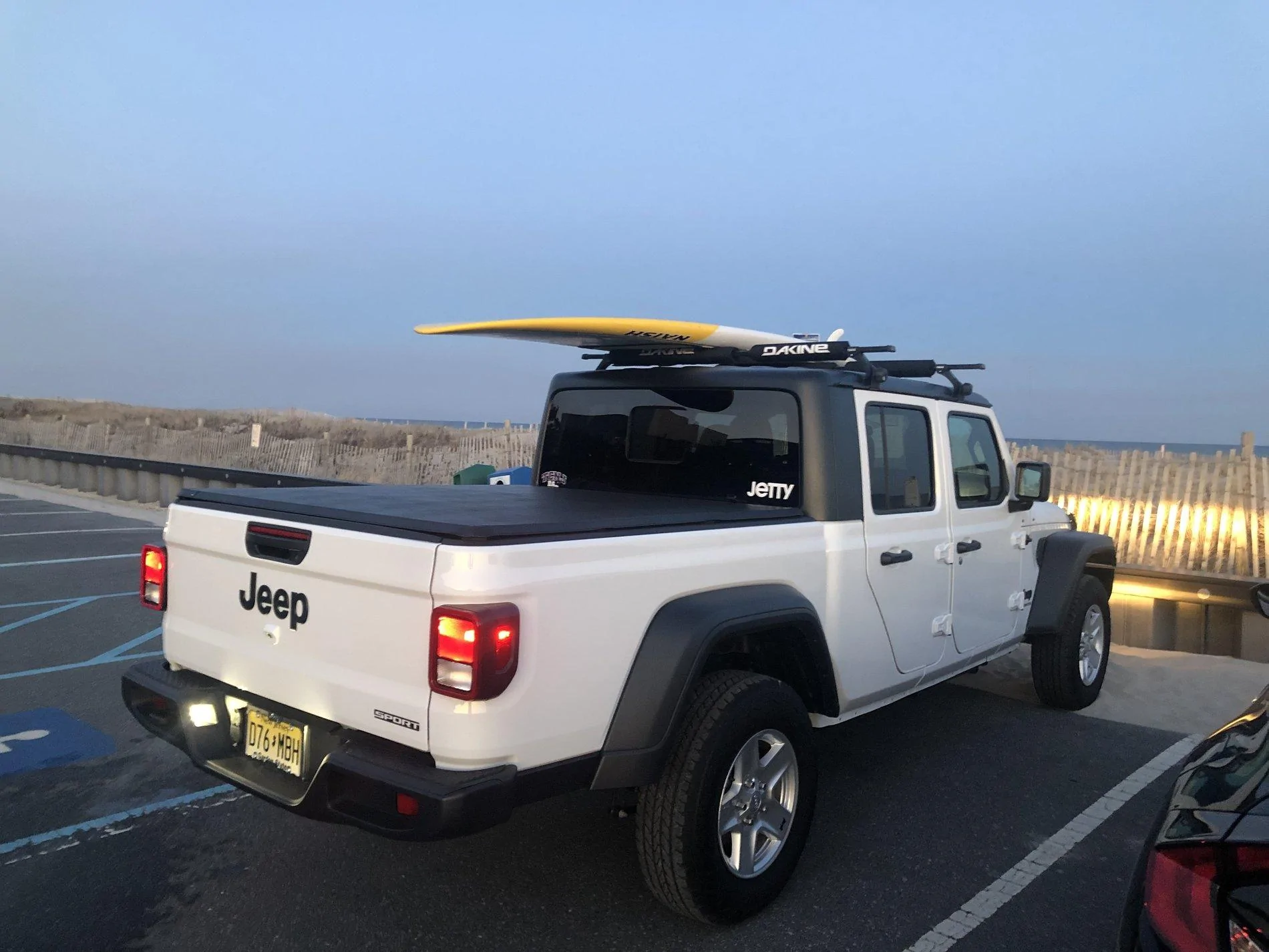 Jeep Gladiator Paddle board with roll up tonneau? 09F64C2F-4C55-47AE-87D4-EC447D117199