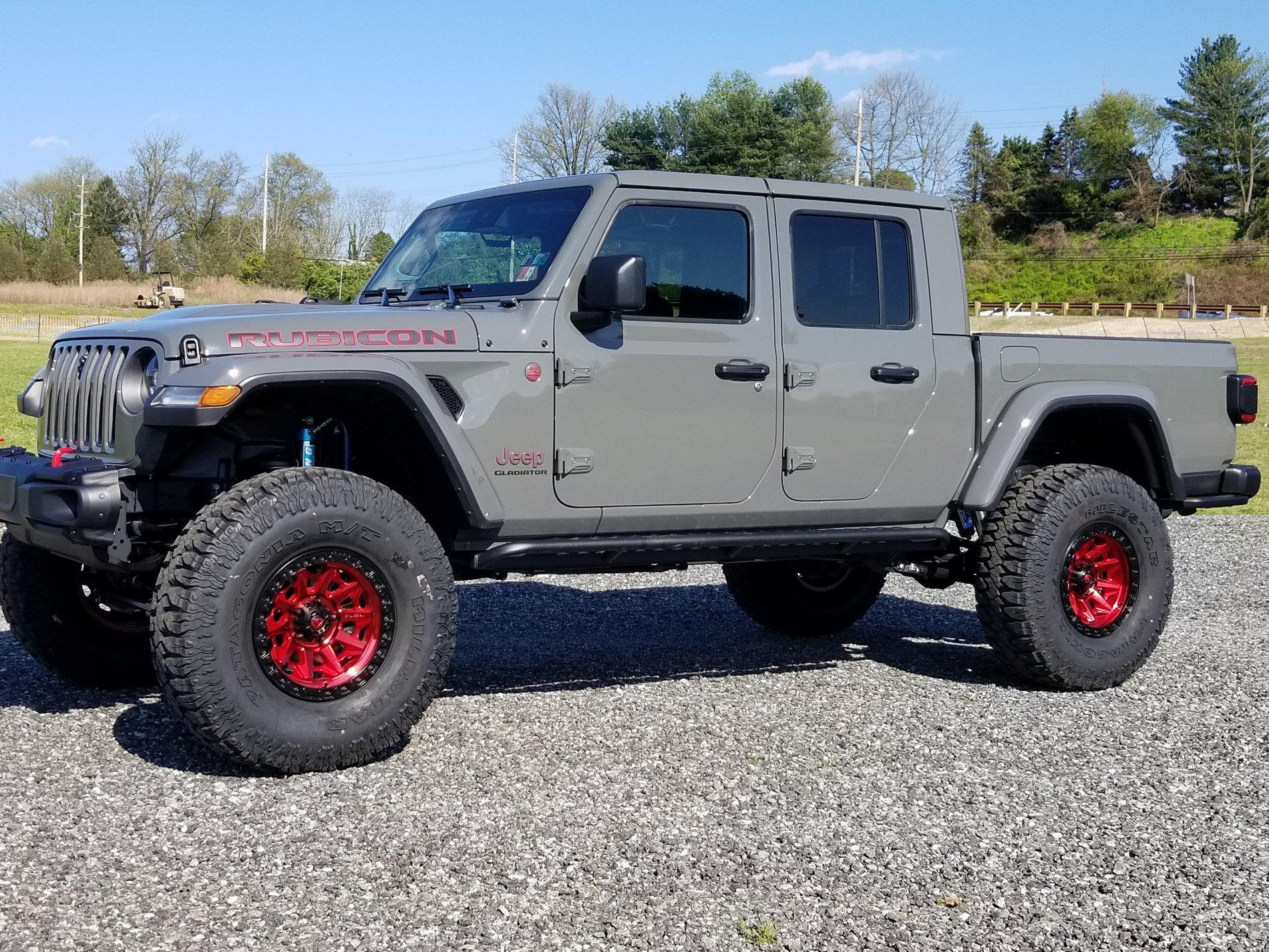 Jeep Gladiator Black is played out, let's see some colored rims 20200507_164455