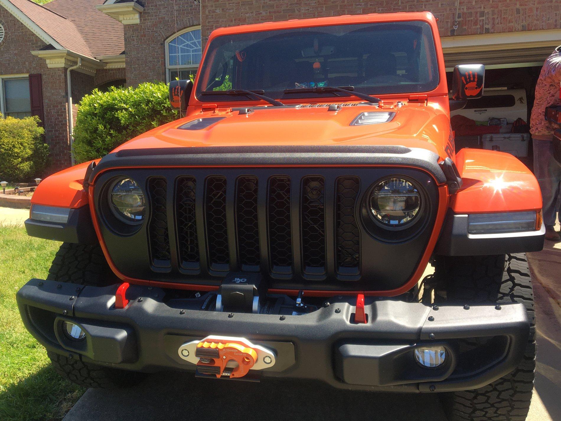 Jeep Gladiator PUNK'N Gladiator JT Club front winch bug guard 3.JPG