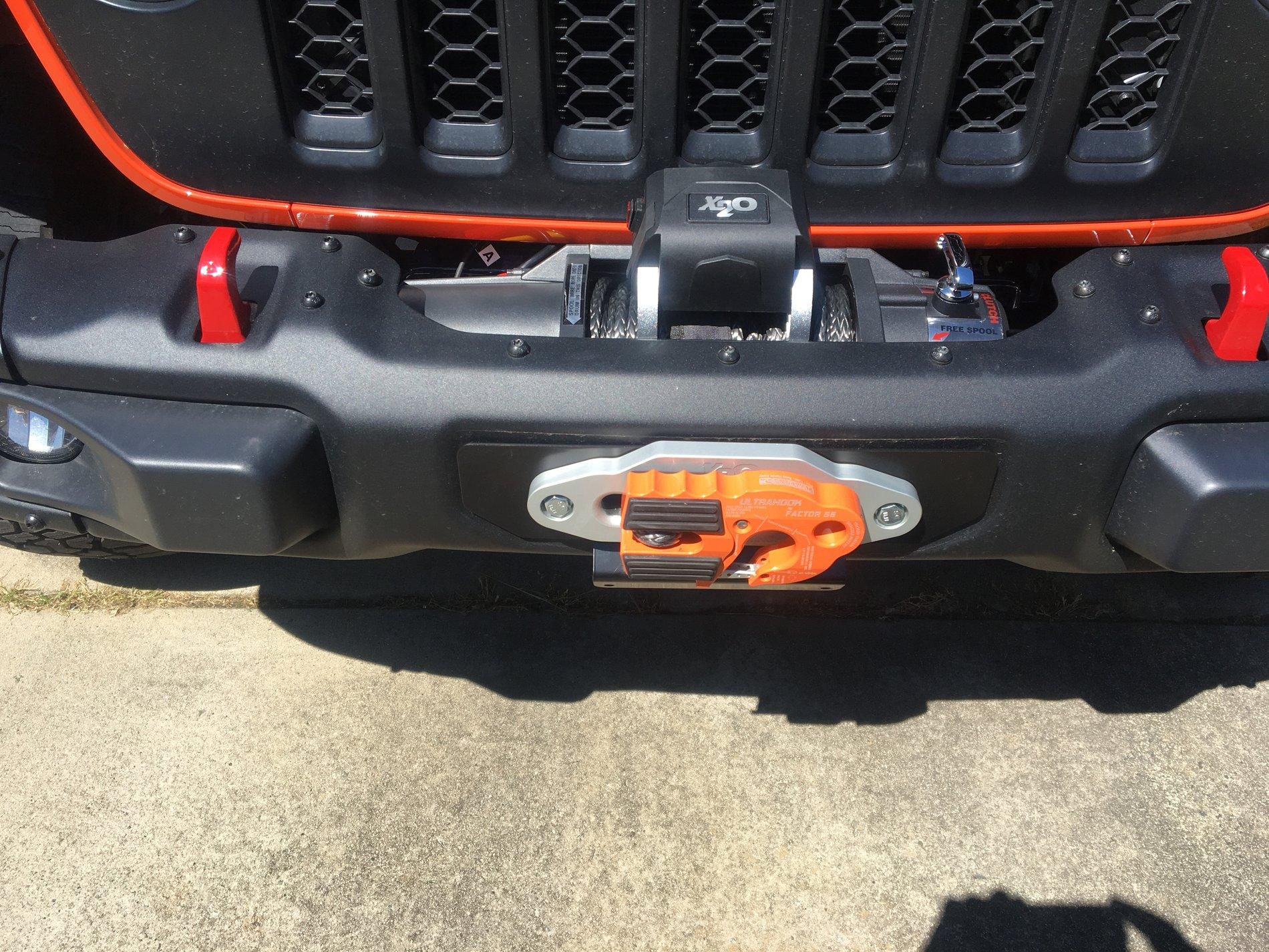 Jeep Gladiator PUNK'N Gladiator JT Club front winch close up.JPG