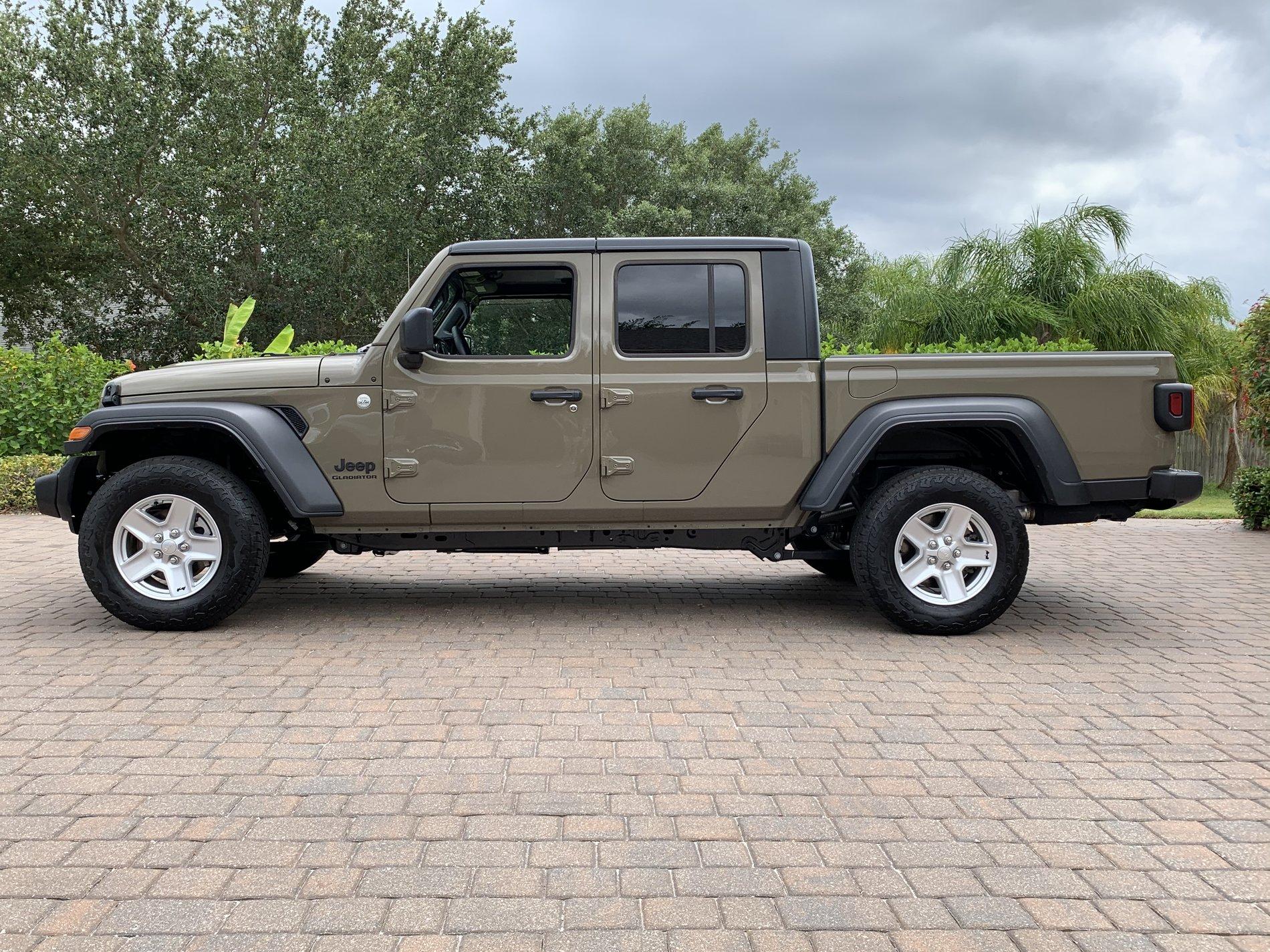 Jeep Gladiator GATOR Gladiator JT Club 39AB5B64-3E0A-44A0-8491-1E739E0BE6CF
