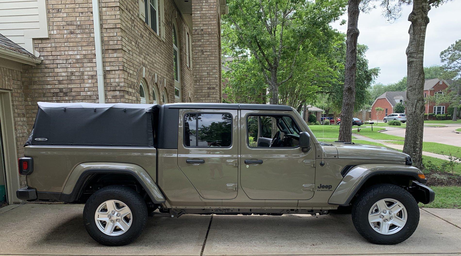 Jeep Gladiator Like New Softopper $700 IMG_2415