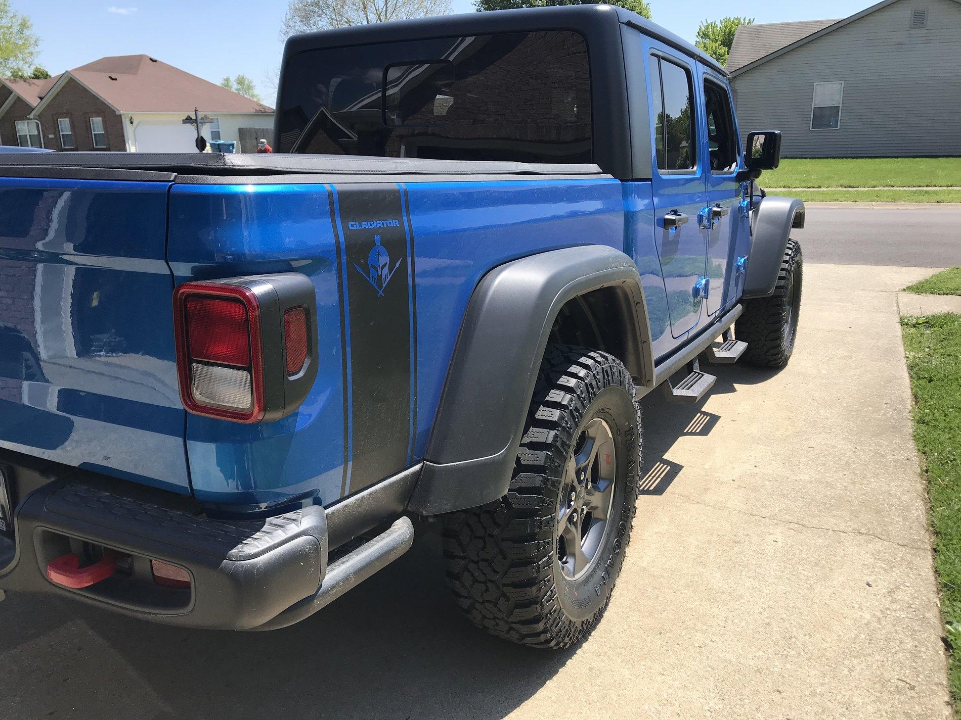 Jeep Gladiator Pictures of 33s and 35s 2189522C-3DB4-4CD2-A35E-09AFB3F11934