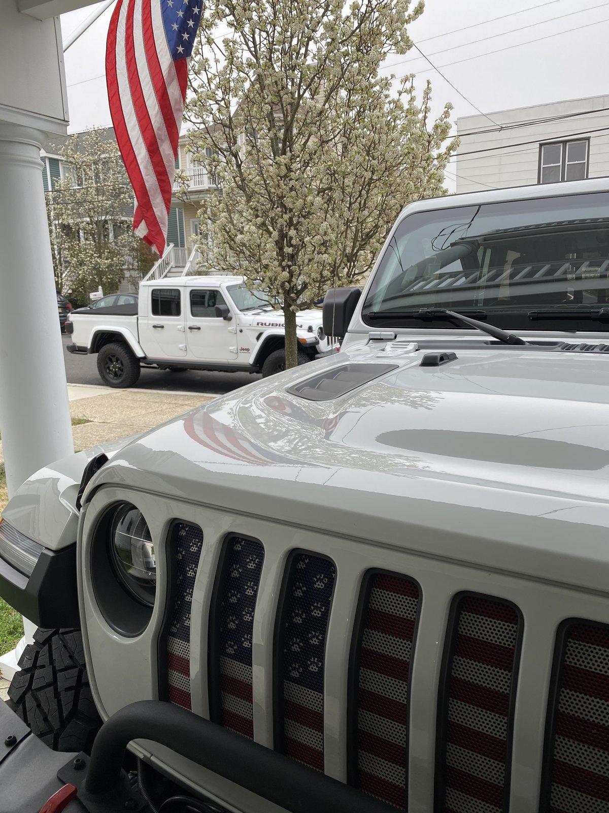 Jeep Gladiator Jeeps Parking Next To Jeeps IMG_0587
