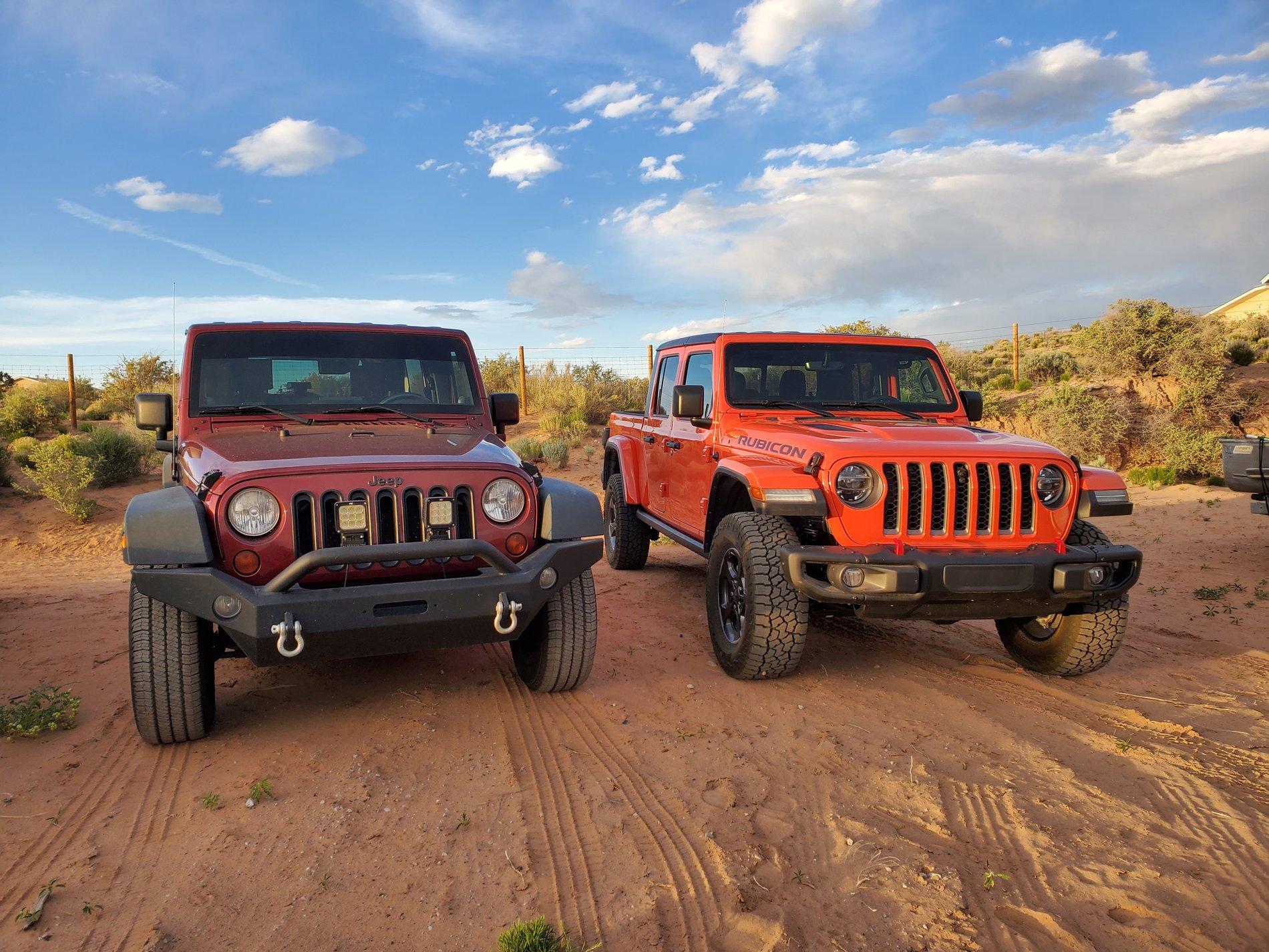 Jeep Gladiator Jeeps Parking Next To Jeeps 20200509_192833