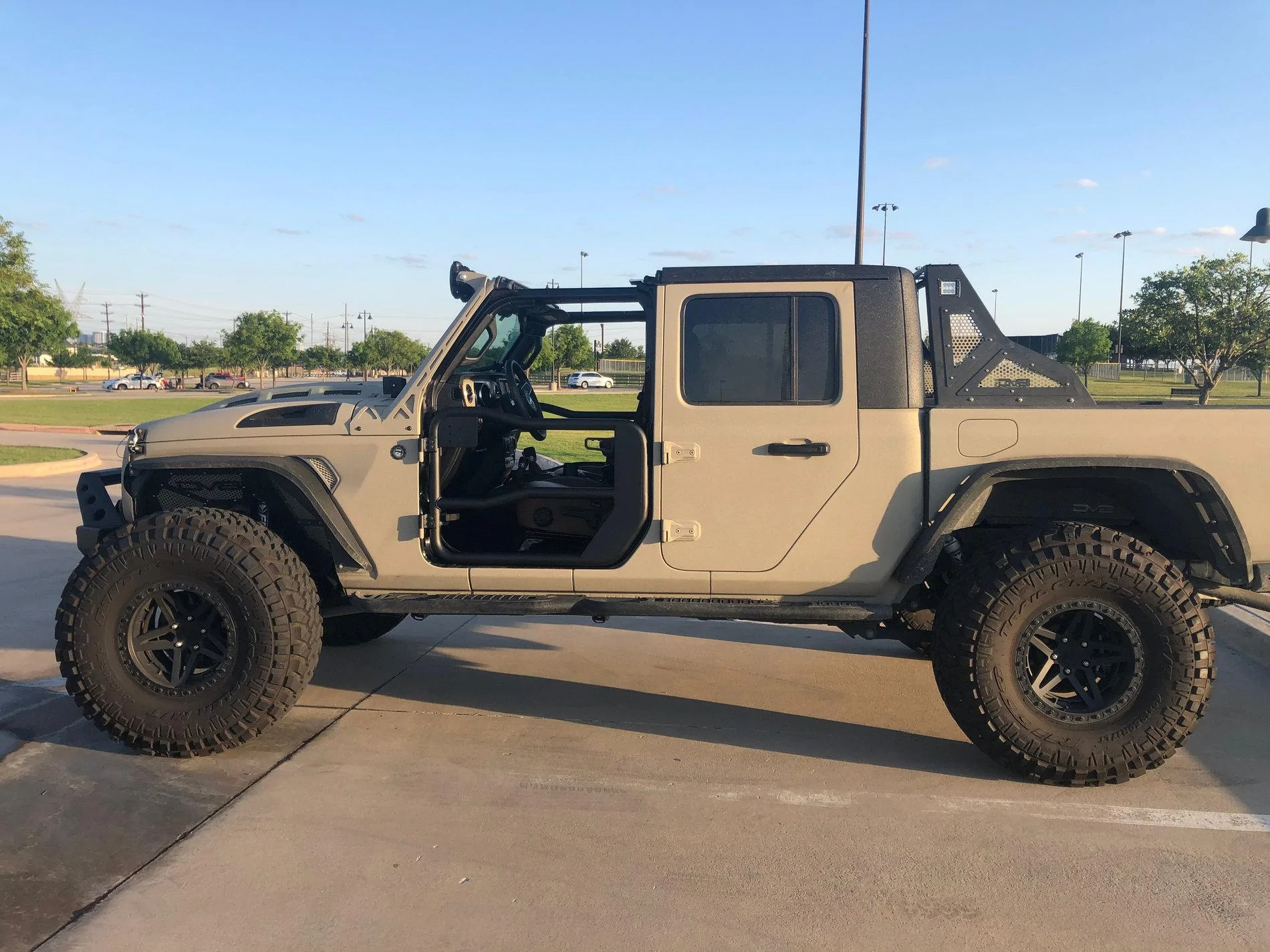 Jeep Gladiator Rugged Ridge Fortis Tube Doors IMG_3850
