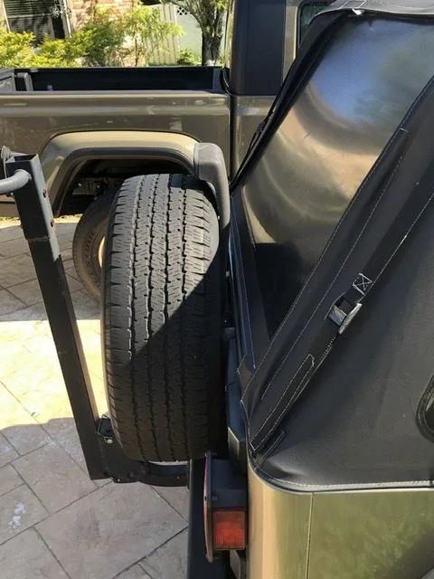 Jeep Gladiator Jeeps Parking Next To Jeeps 6031AE18-5CA8-4F89-ABC5-E3FF8AABA72F