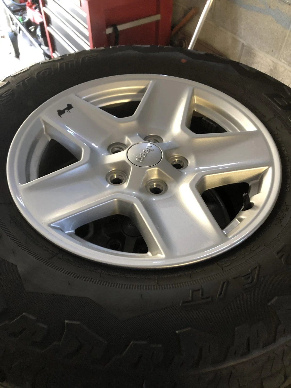 Jeep Gladiator Gladiator max tow wheels. Less than 1000 miles D4F05555-00FD-4EE6-B311-95B2EBA61010