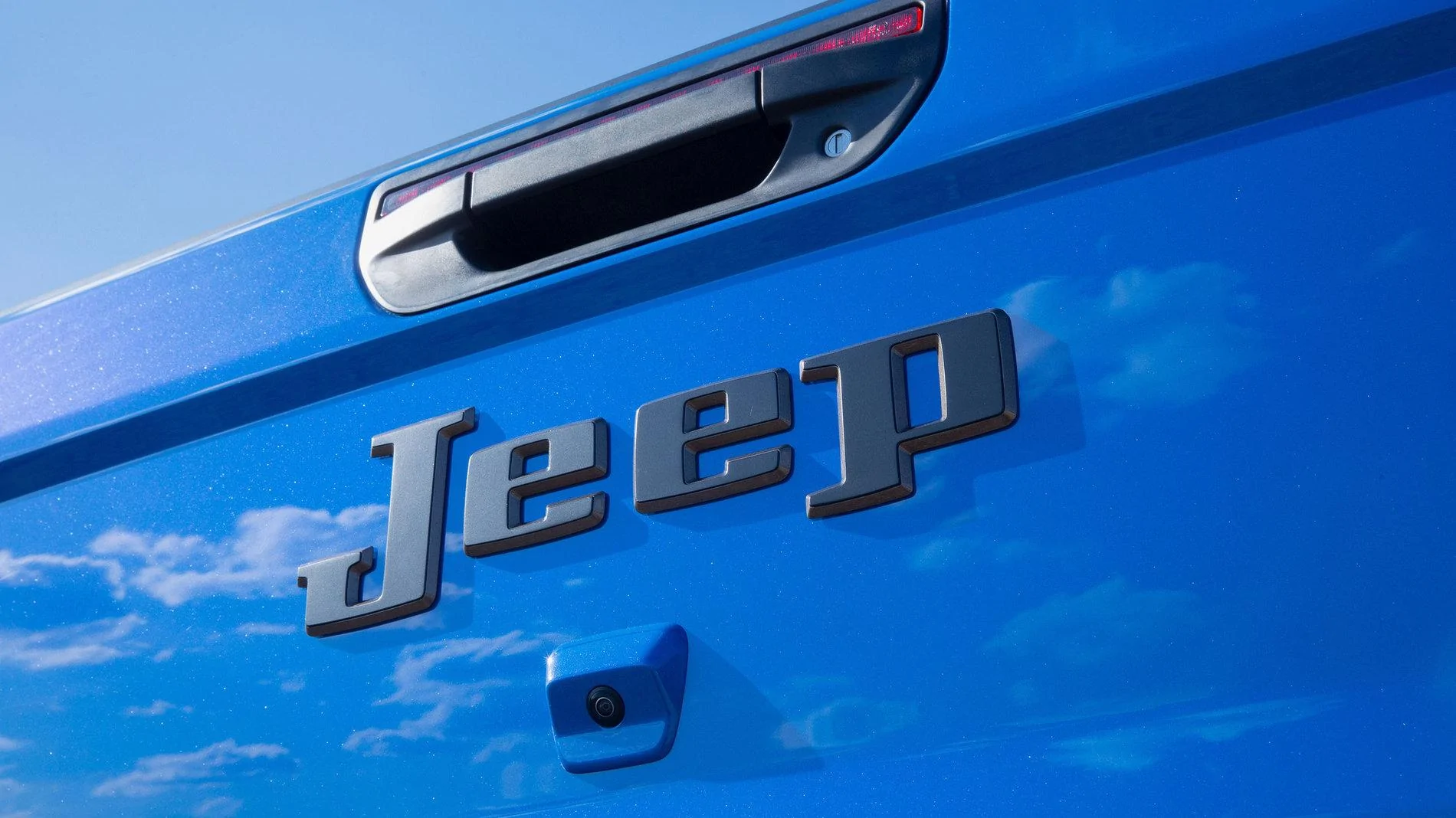Jeep Gladiator HAUK TAILGATE GLADIATOR LETTERING jeep-j6-concept-1-3-jpg