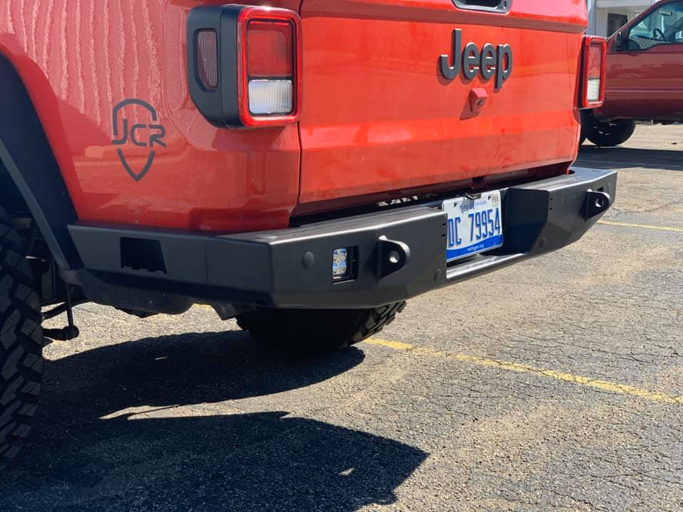 Jeep Gladiator Gladiator dual swing rear bumper prototype renderings. 96293974_2658186257798955_6490052667836989440_n