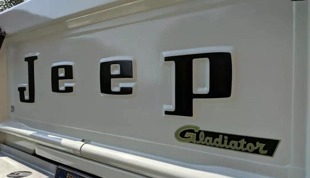 Jeep Gladiator HAUK TAILGATE GLADIATOR LETTERING D975852A-3860-4632-8224-843A78561567