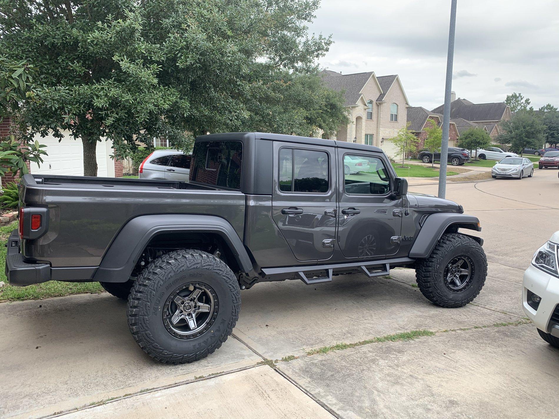 Jeep Gladiator Black is played out, let's see some colored rims 2FB27153-6C4E-47C0-93EA-EAE8954CB770