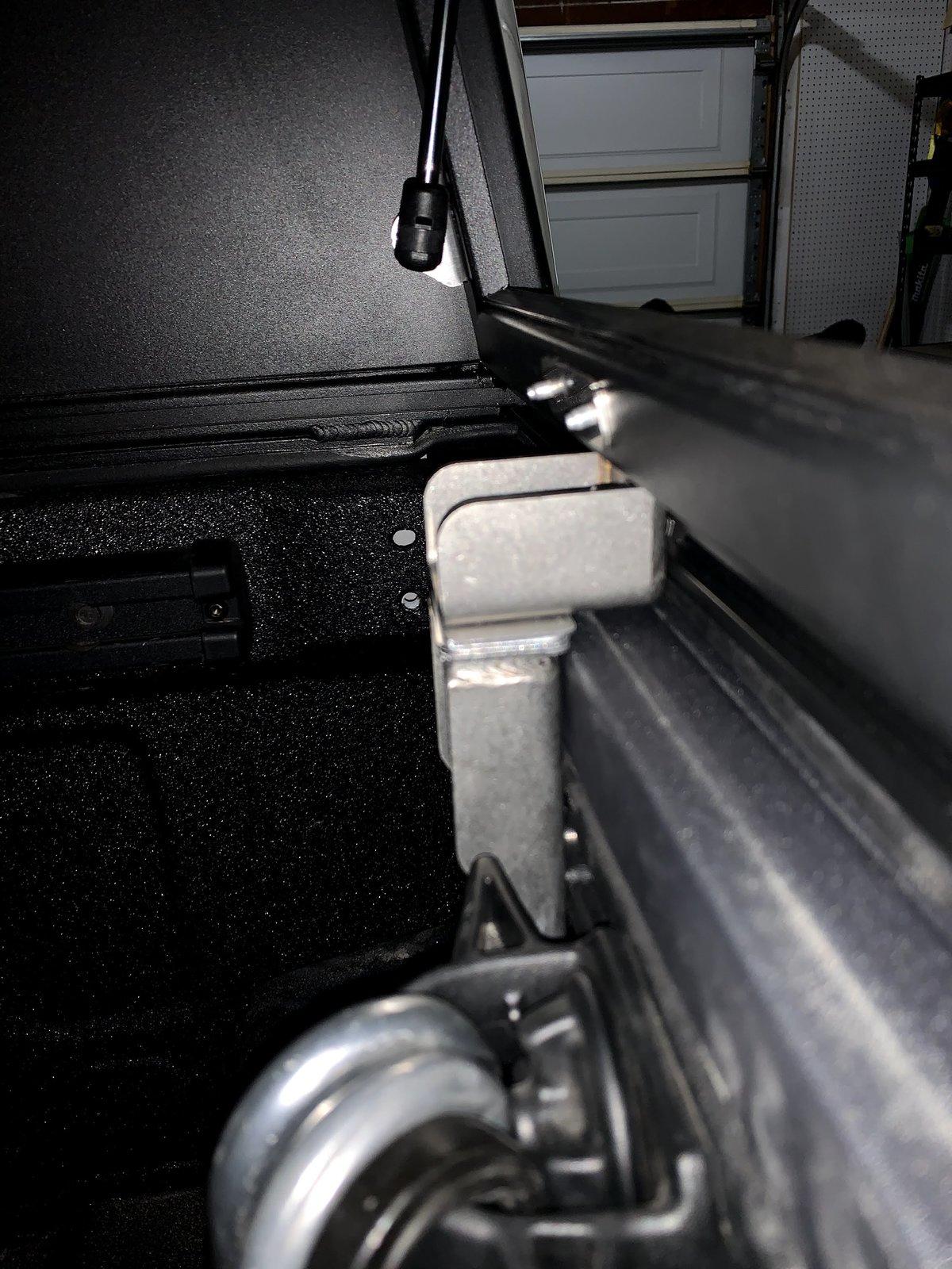 Jeep Gladiator Alu-Cab Gladiator Bed Cap IMG_3051