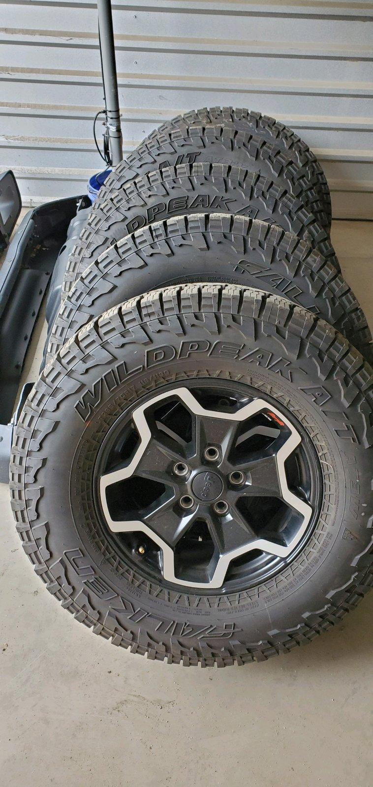 Jeep Gladiator Rubicon wheels and tires 87358