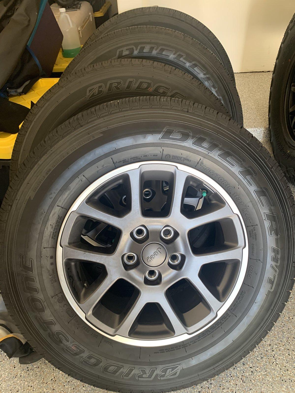 Jeep Gladiator Overland wheels and tires W/ TPMS IMG_1384