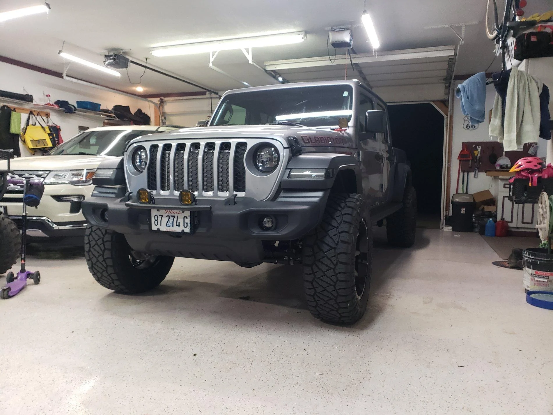 Jeep Gladiator Yeti Track bBar with Mopar 2.5" lift 20200512_210552