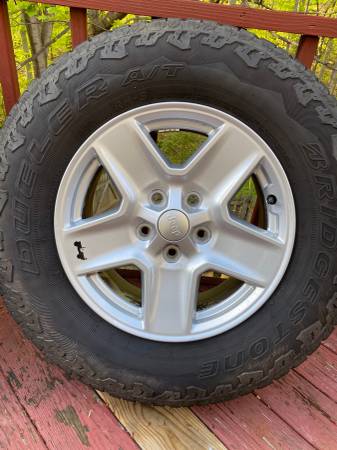 Jeep Gladiator SOLD Gladiator JT Sport Wheels and Tires, Sensors $475 X7eeLI4