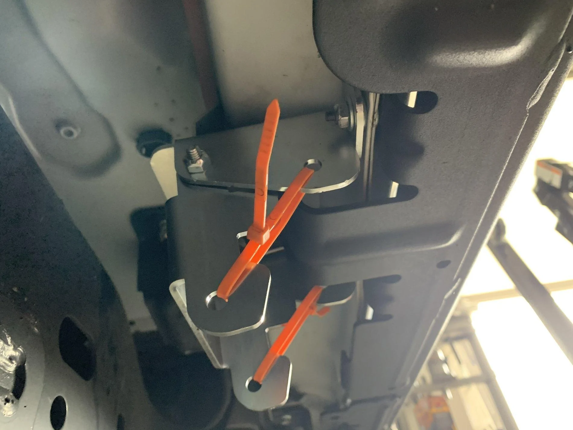 Jeep Gladiator Bunchahoopla White Sport Build 4773506F-6D7A-497B-A63C-19F914F07C88