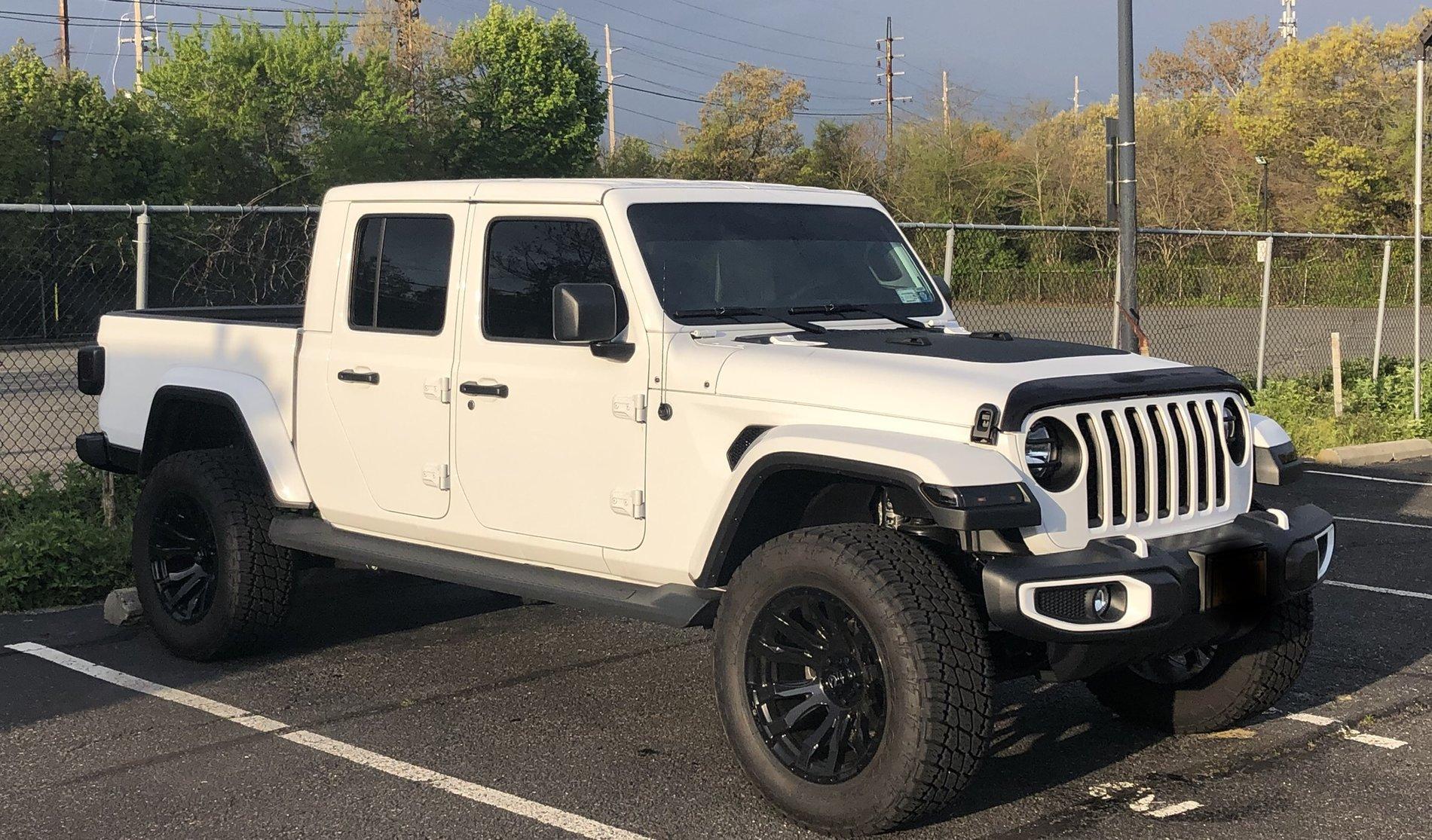 Jeep Gladiator What can we do for you? 851D4109-63FD-4314-8618-43376BA950F5