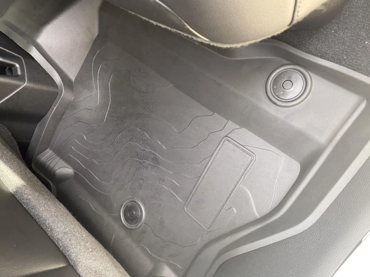 Jeep Gladiator Go with Weathertech 3D mats, not floorliners! 45644068-A0C7-48AB-A01D-A4EC36EF9B0C