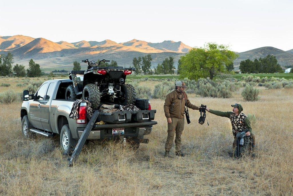 Jeep Gladiator What are YOU running in your DECKED system? HUNTING_DECKED_03small_1024x1024