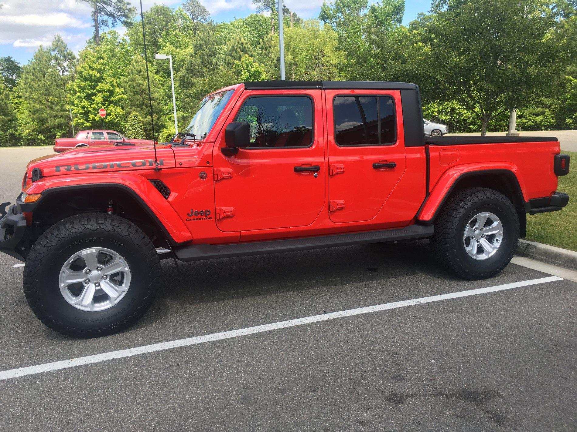 Jeep Gladiator SHOW ME YOUR WHEELS! 570D152E-3D27-4F4F-9B03-4074BDD33960
