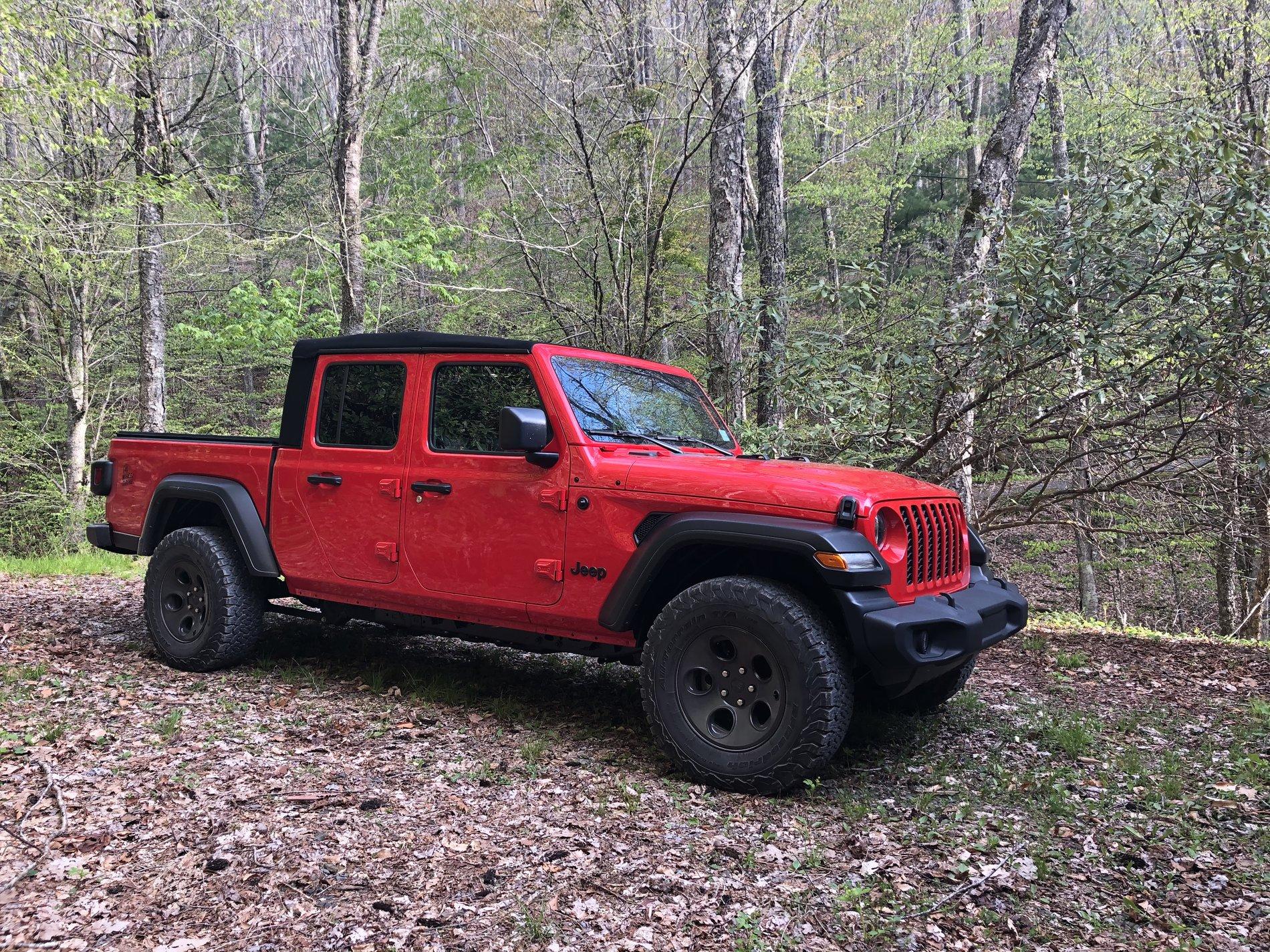 Jeep Gladiator FIRECRACKER RED Gladiator JT Club 4F0853D2-AAFB-4F3A-8F4C-3D68D045C96A